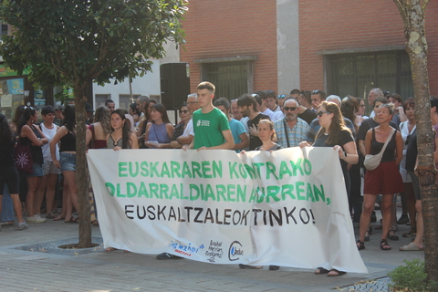 Oldarraldiaren_kontrako_elkarretaratzea_01