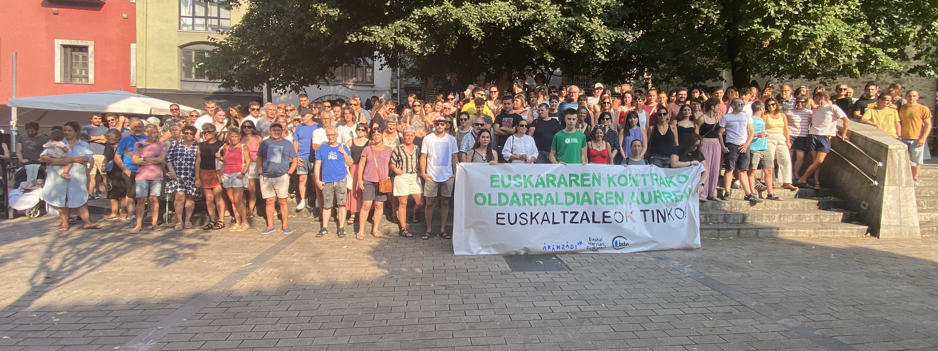 Oldarraldiaren_kontrako_elkarretaratzea_02